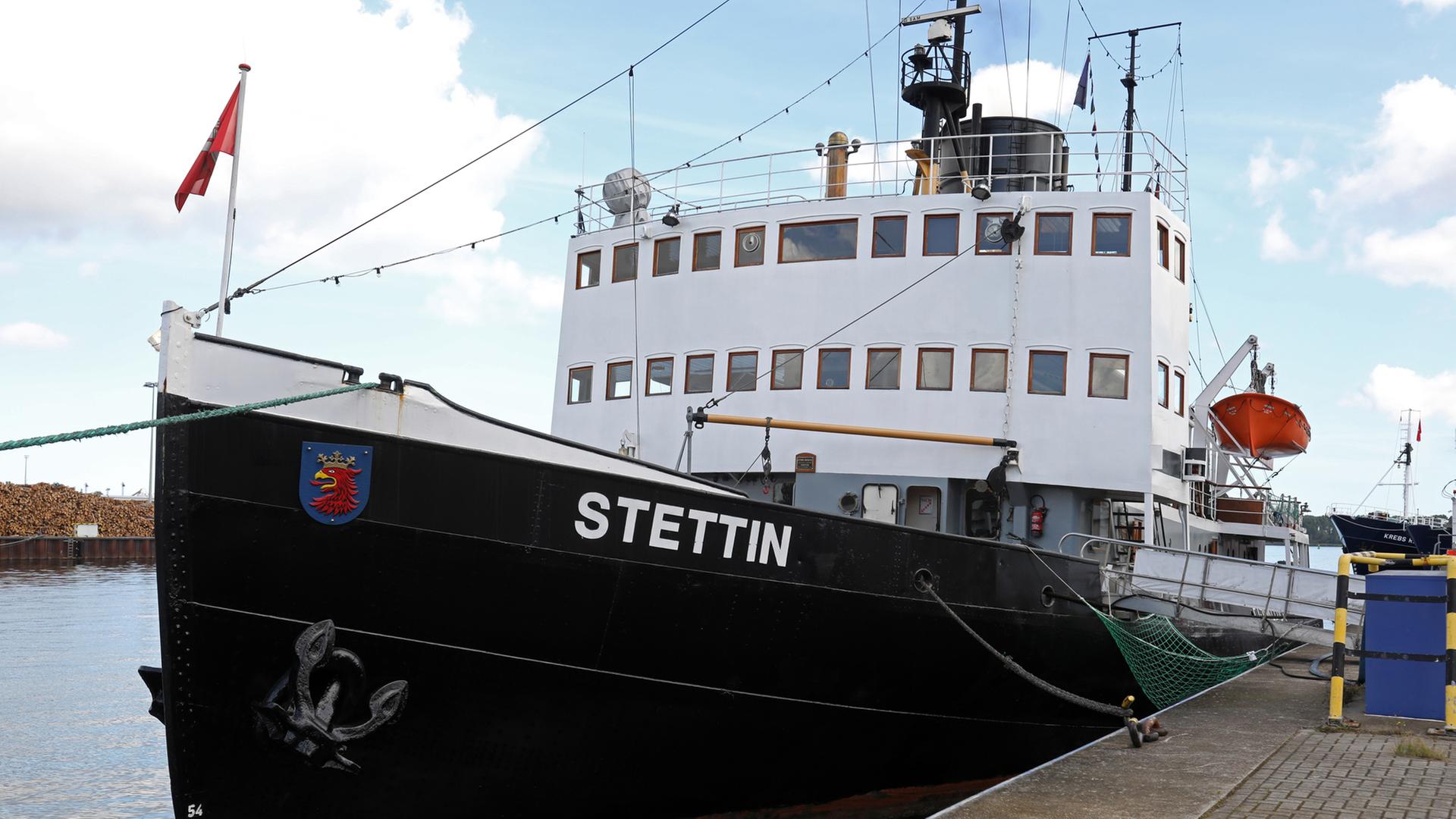 Zwei Schiffe havarieren zum Ende der Rostocker Hanse Sail