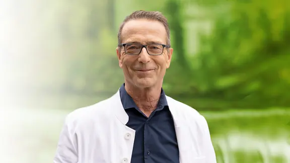 Ernährungs-Doc Dr. Matthias Riedl.