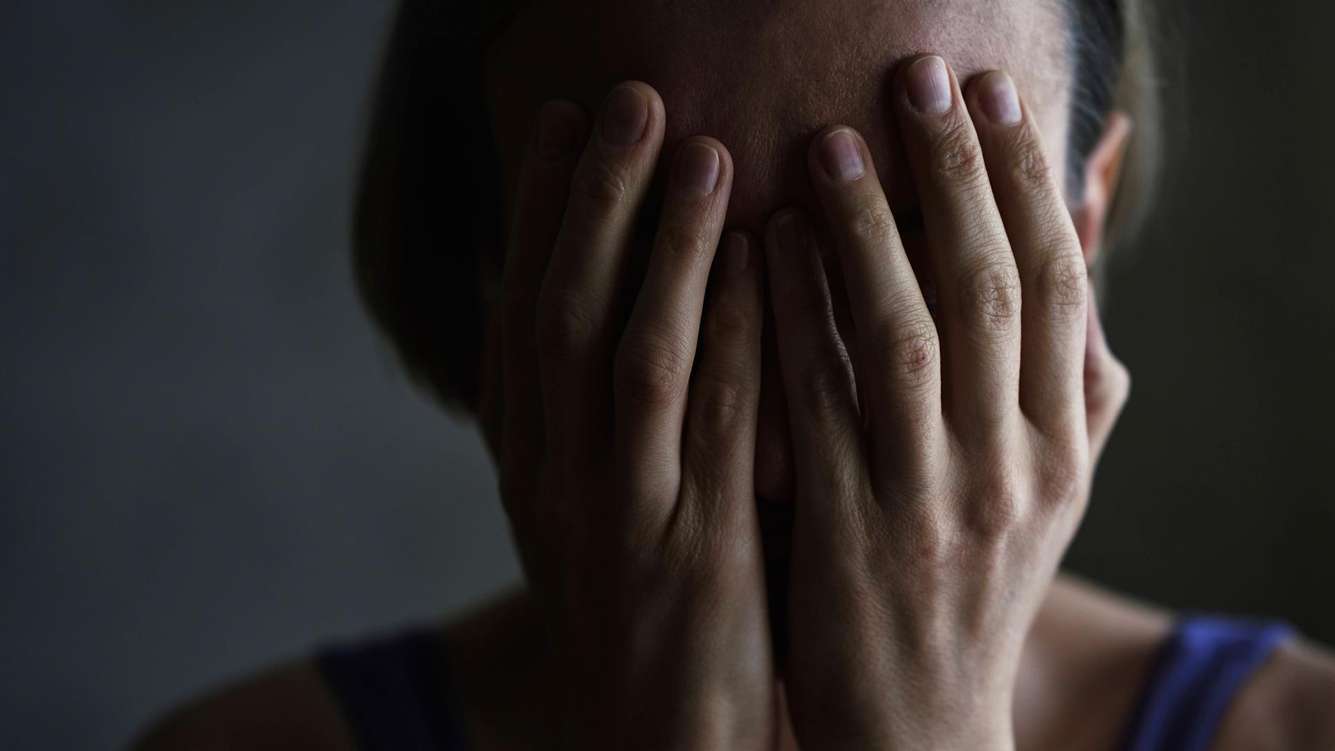 Gewalt gegen Frauen: Der Weg einer Betroffenen in die Freiheit