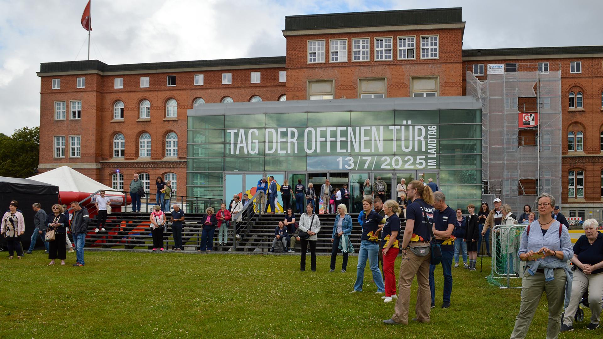 Tag der offenen Tür im Landtag: Plenarsaal für alle