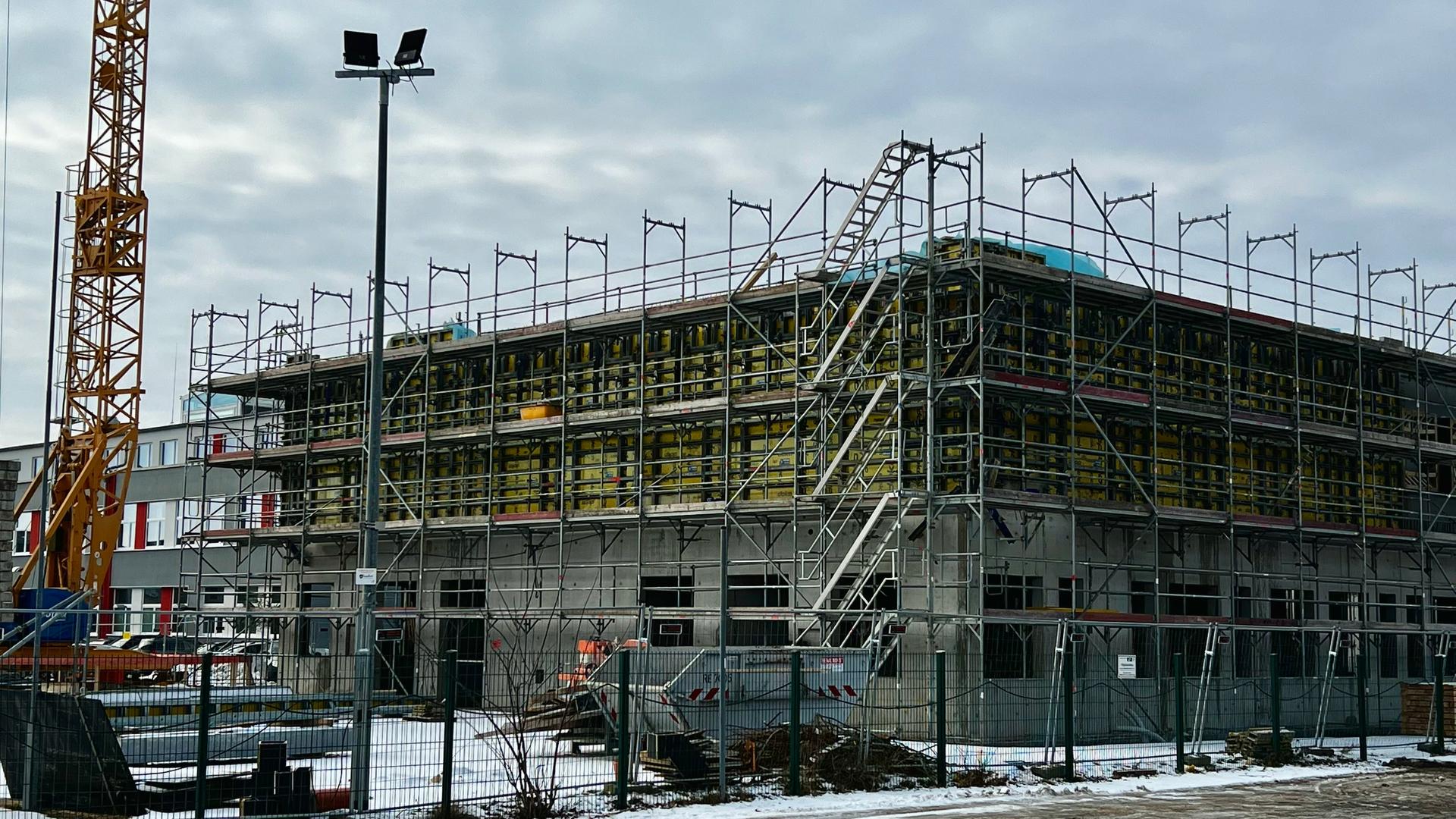 Anhaltender Frost sorgt für Verzögerungen bei Bauprojekten in MV