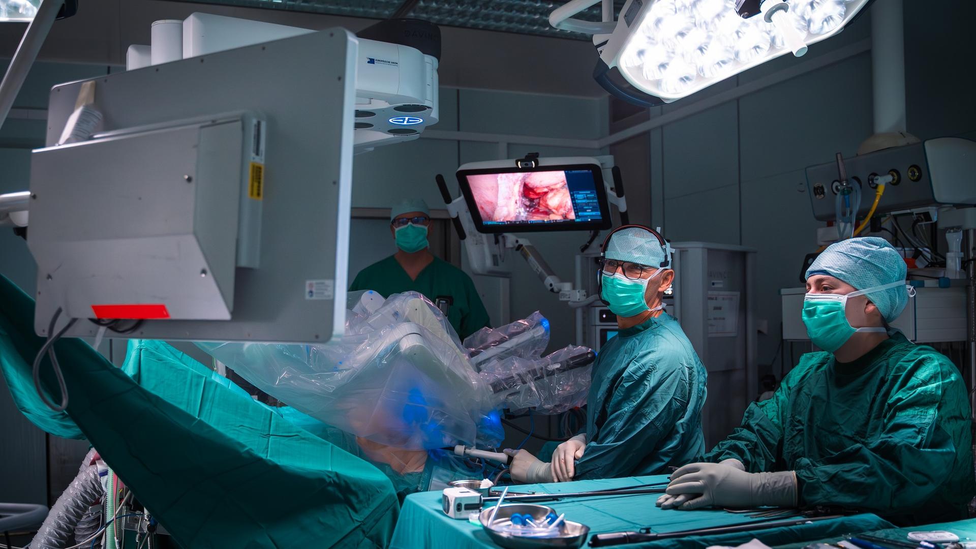 Live gestreamt: Rostocker Studierende verfolgen Operationen