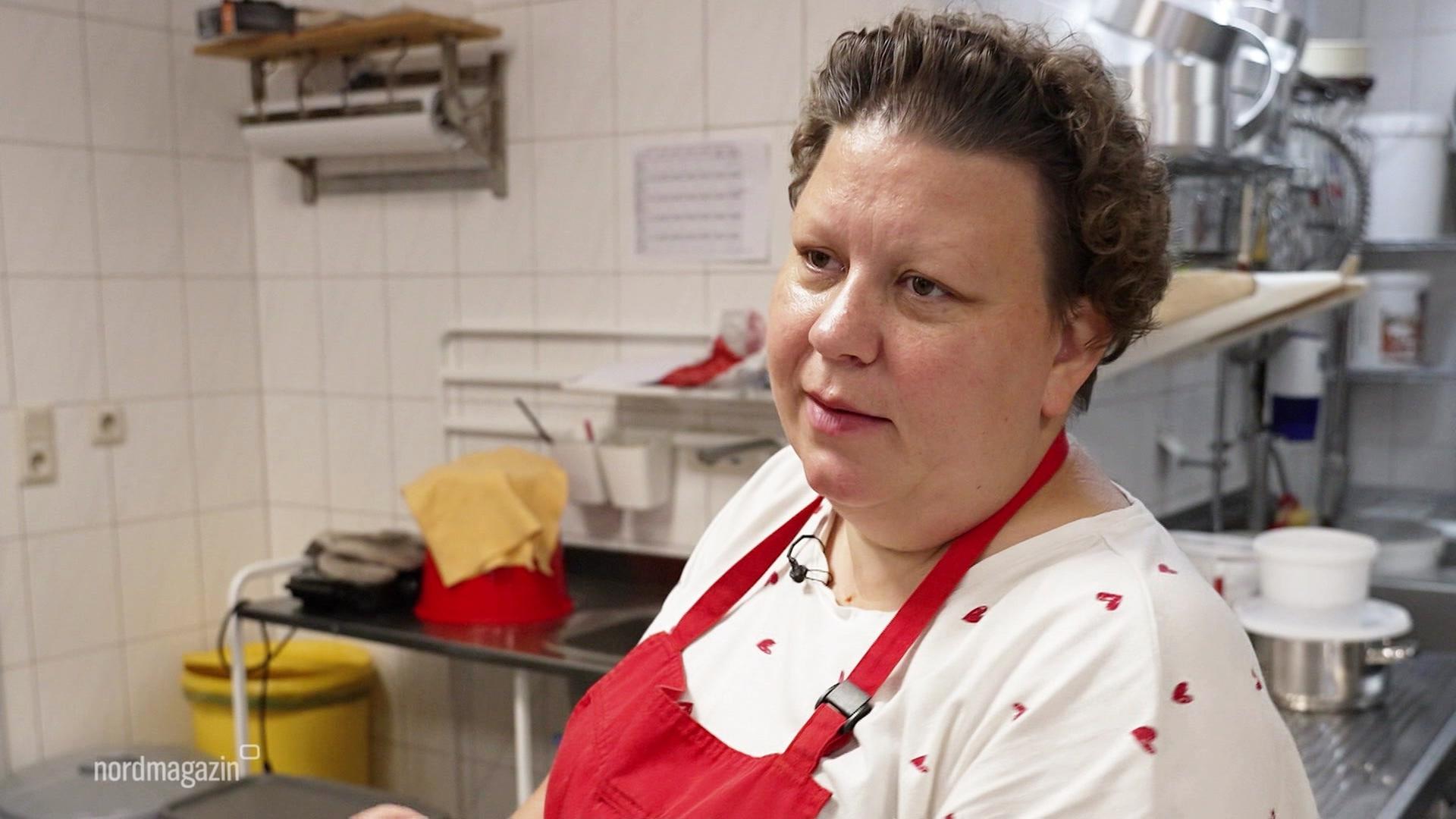 Bäckermeisterin Alexandra Vogt bei der Arbeit | Screenshot