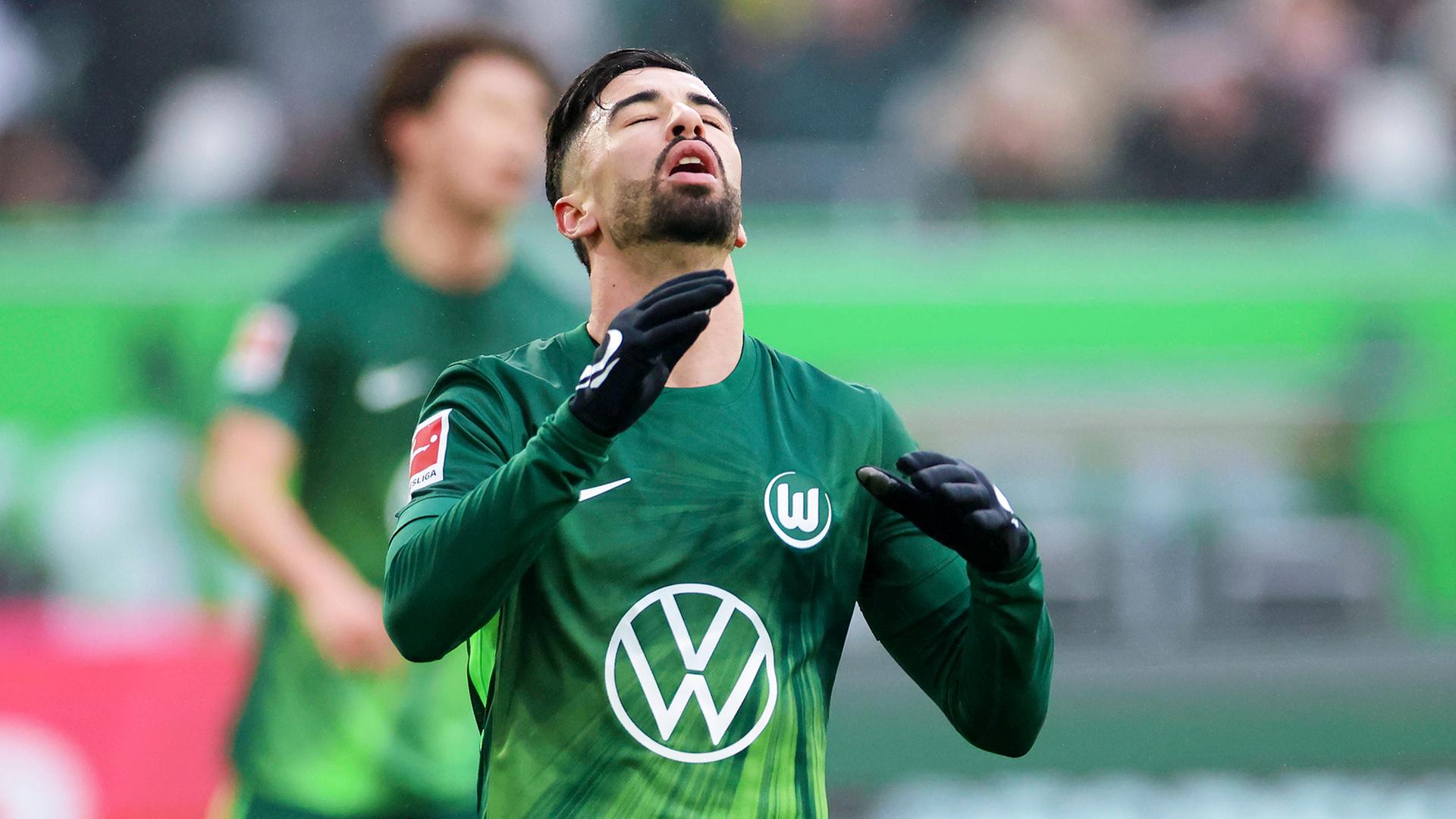 Wolfsburgs Mohamed Amoura ist enttäuscht. | IMAGO / DeFodi Images