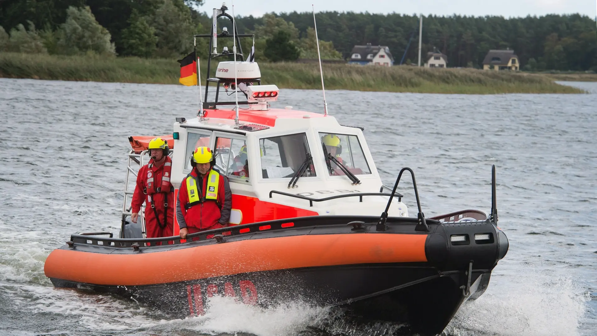 Alkoholisiert am Steuer: Sportboot kentert auf Ostsee
