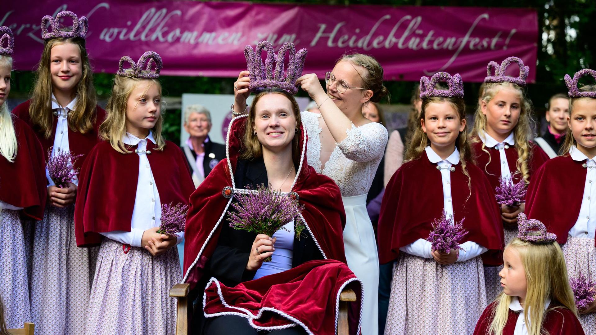 Amelinghausen: Nina May Fischer ist neue Heidekönigin