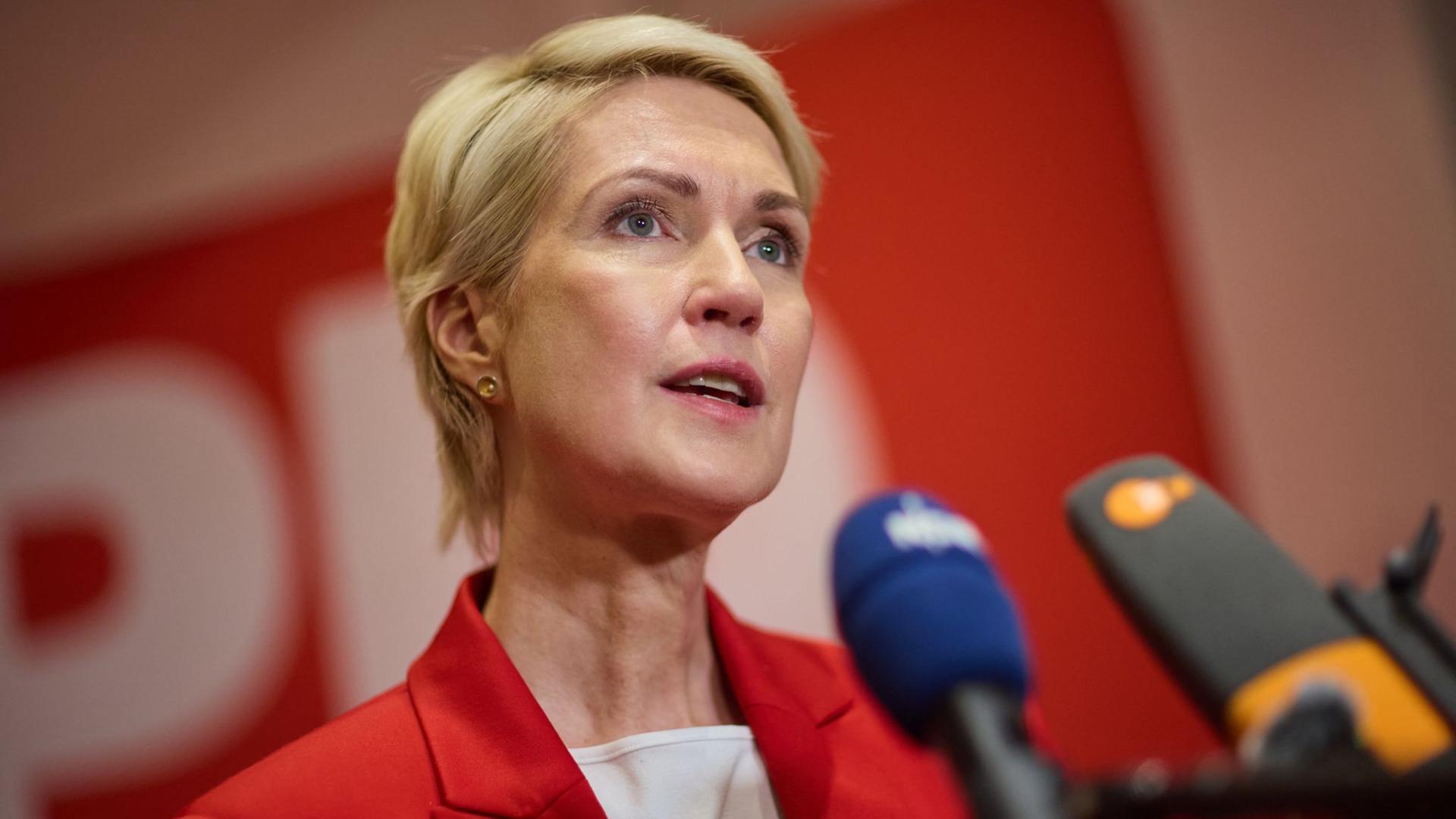 Manuela Schwesig | Jens BÃ¼ttner/dpa +++ dpa-Bildfunk +++