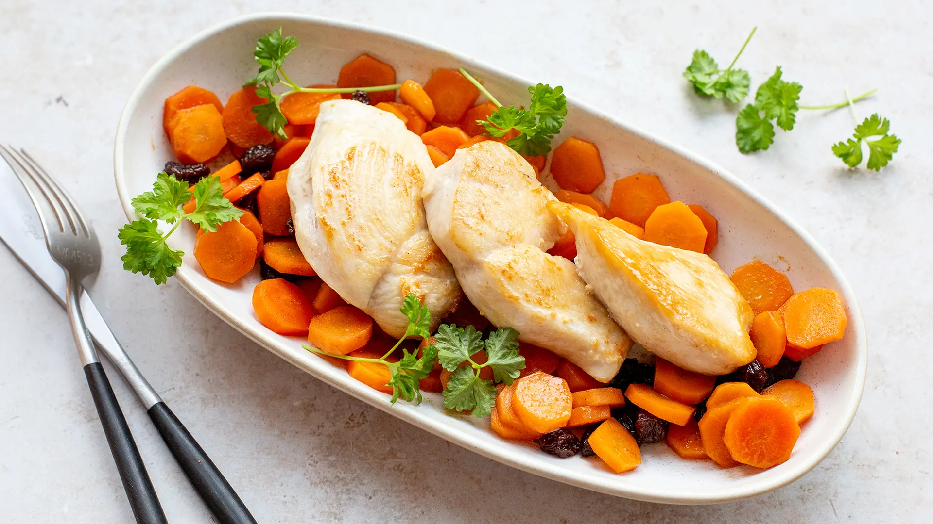 Hähnchenbrustfilet mit marokkanischen Möhren | ndr.de
