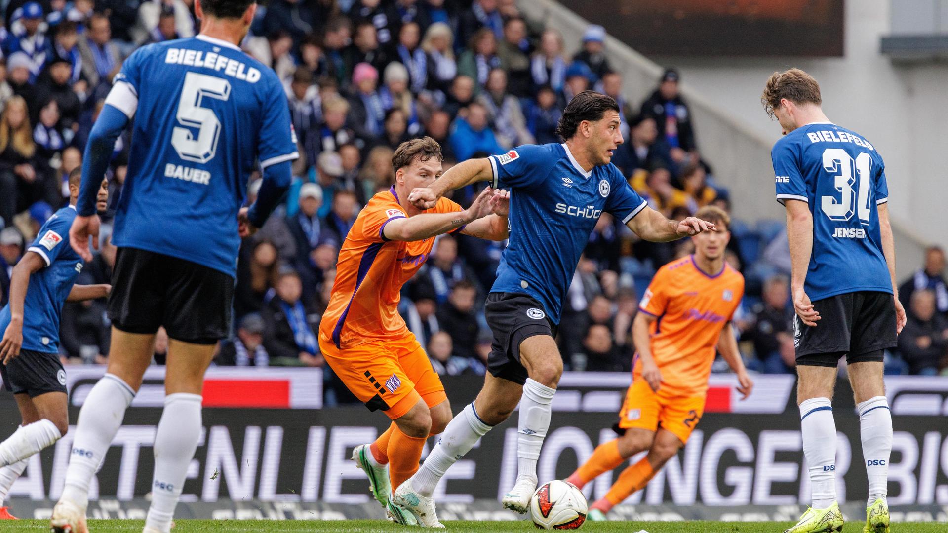 Spielszene Arminia Bielefeld gegen VfL Osnabrück | picture alliance/dpa | David Ebener