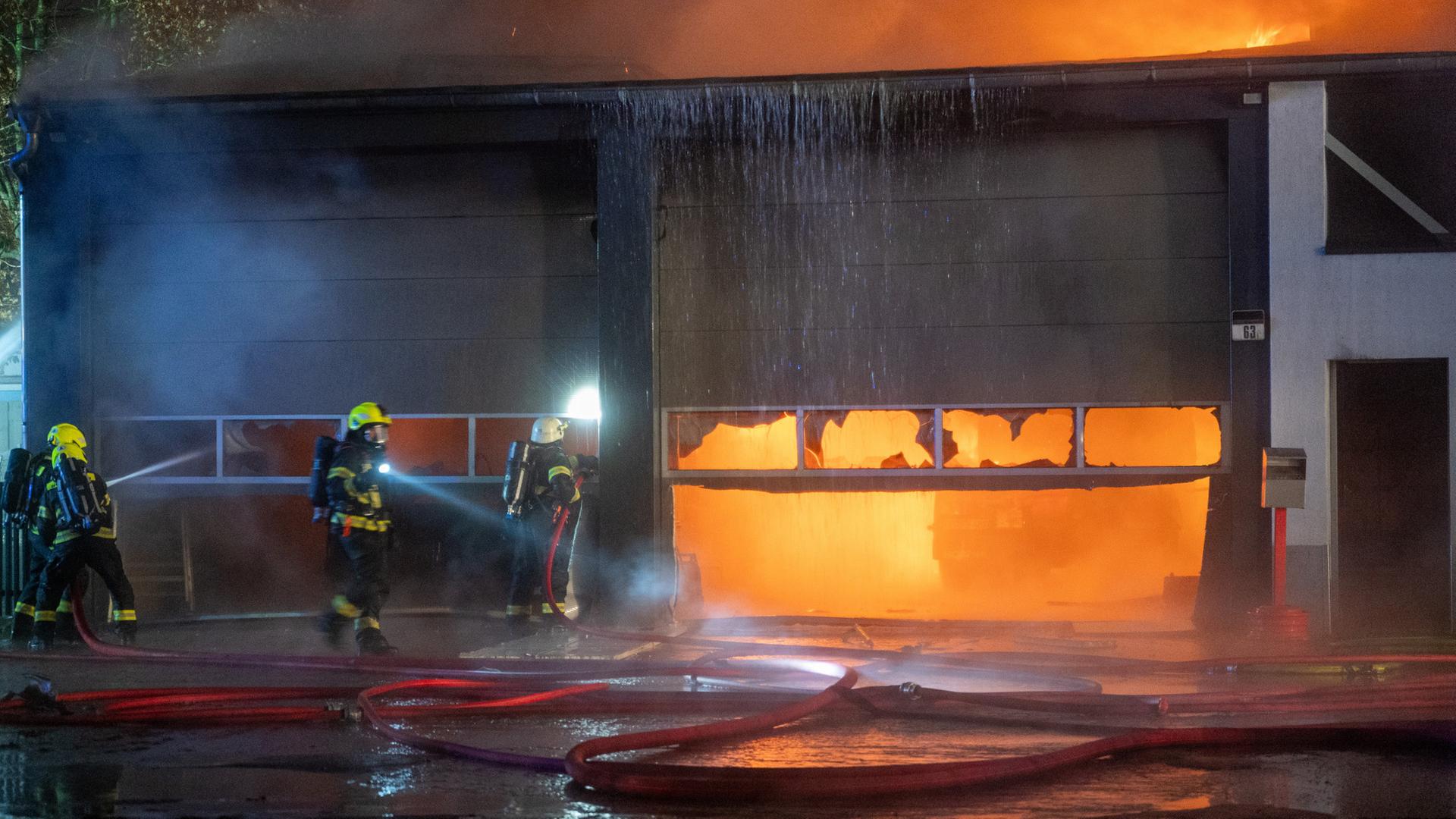 Feuer in Barsbüttel: Rauchwolke zog nach Hamburg