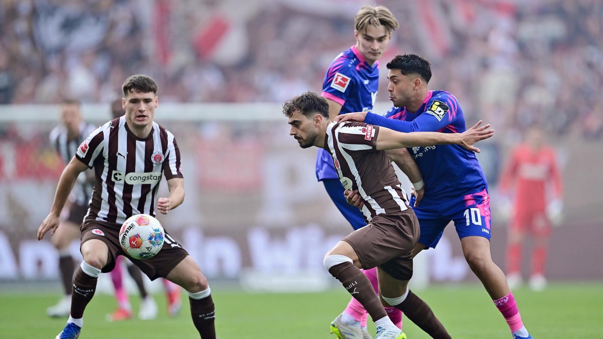 Jetzt live: St. Pauli gegen Mainz früh unter Zugzwang