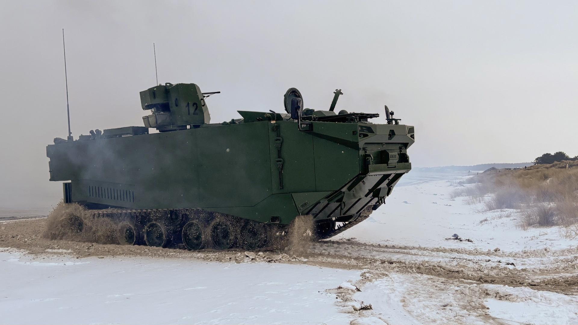 Verteidigungsminister Pistorius besucht NATO-Kriegsspiele vor Putlos