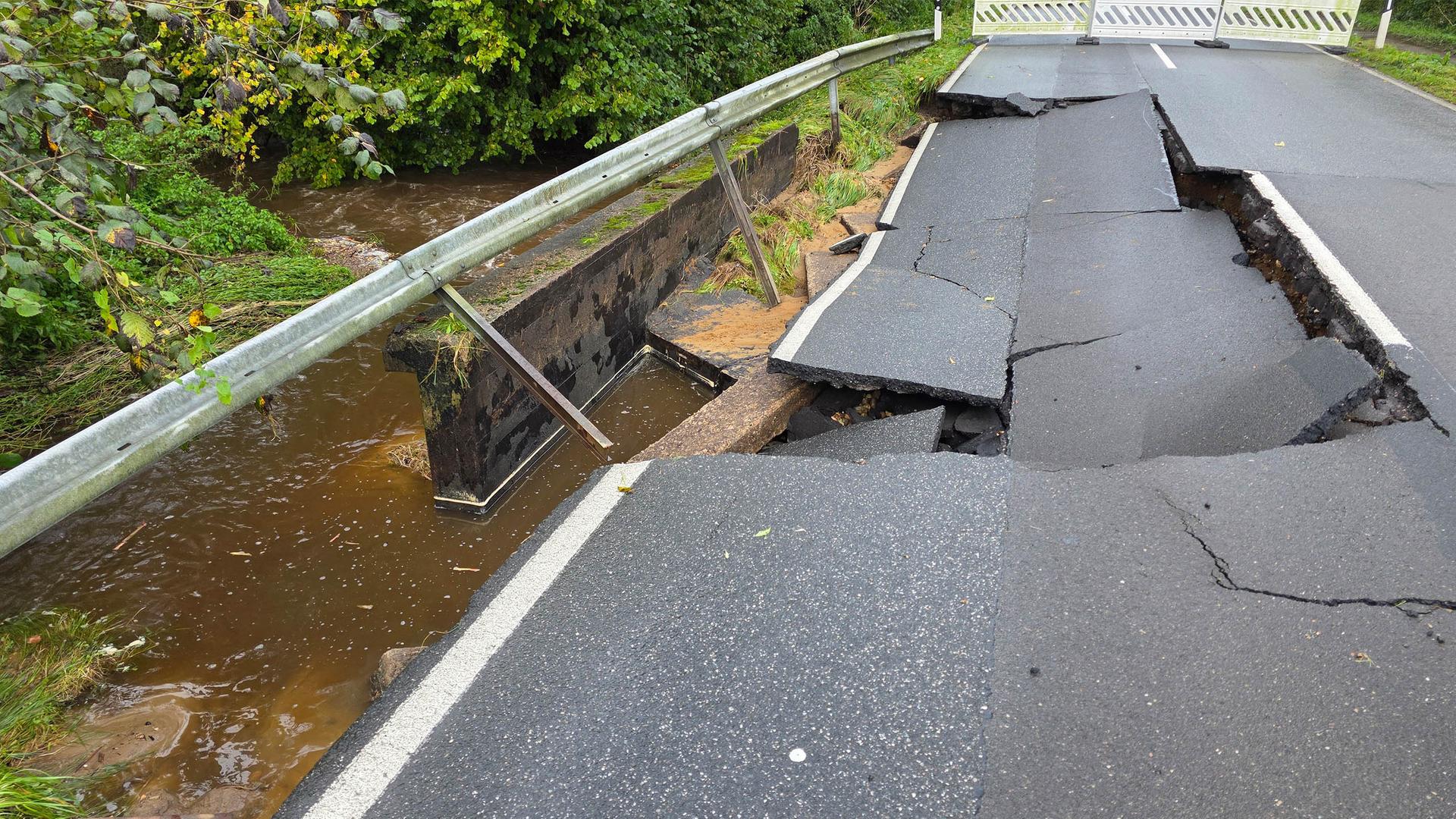 Dithmarschen: Straßen überschwemmt und unterspült nach starkem Regen