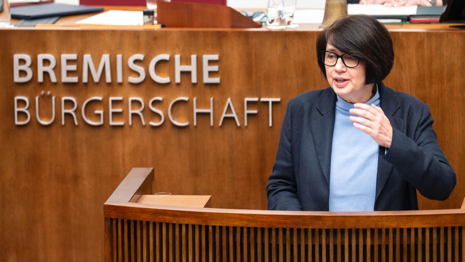 Bremens Gesundheitssenatorin Claudia Bernhrad spricht in der Bürgerschaft. | picture alliance/dpa, Sina Schuldt
