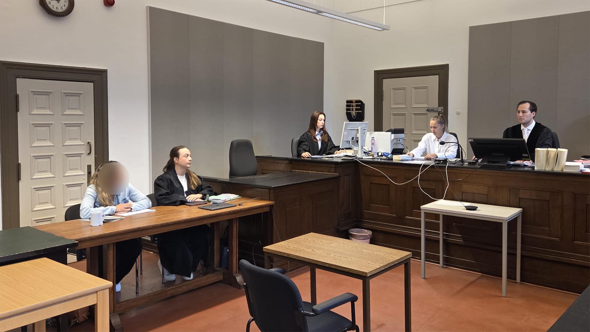 Polizeigewalt in Hamburg: Beamtin nach Diensthundeinsatz angeklagt