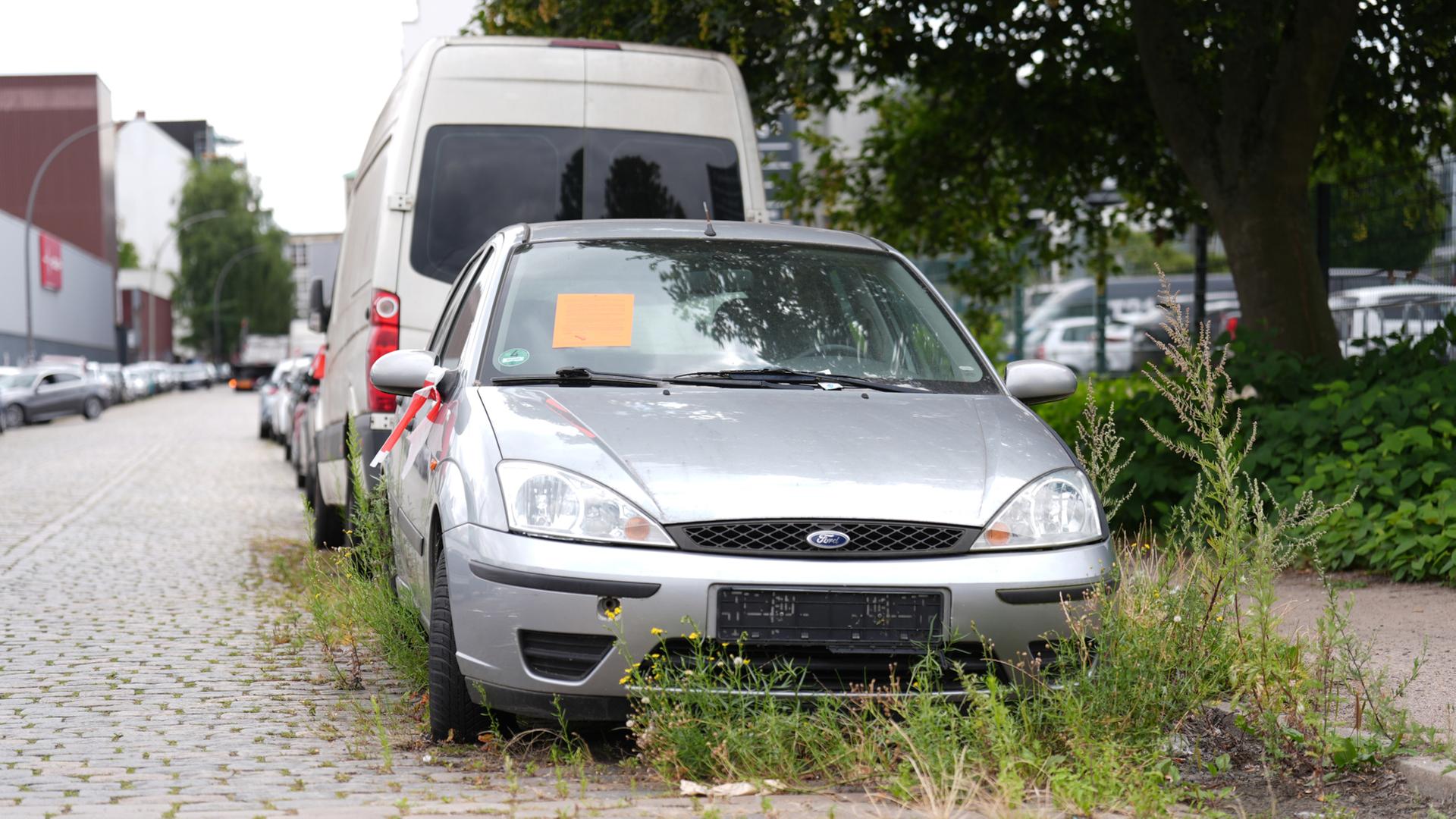 Schrottautos: Was Hamburg die Entsorgung kostet