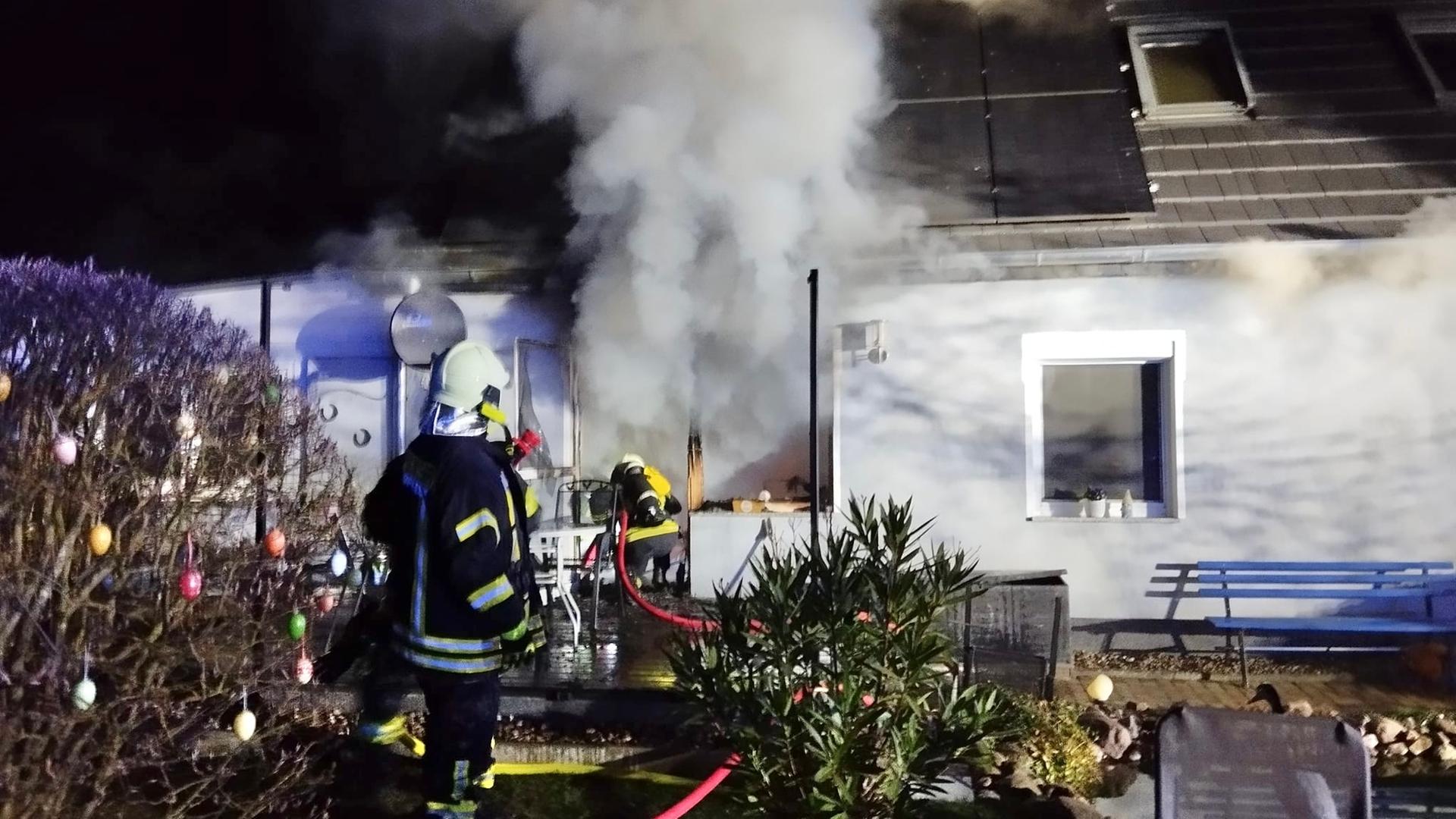 Feuer zerstört Einfamilienhaus in Pasewalk am Karfreitag