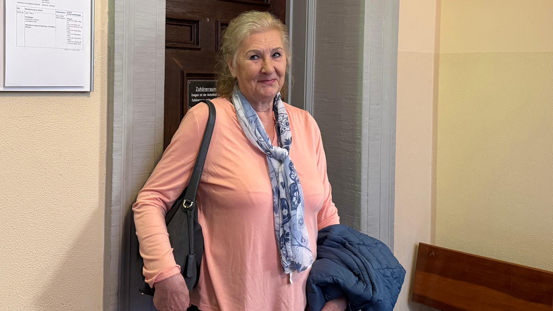 Prozess zu Schockanrufen: Seniorin trickst Betrügerbande aus