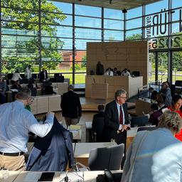 Ein Blick in den Landtag von Schleswig-Holstein