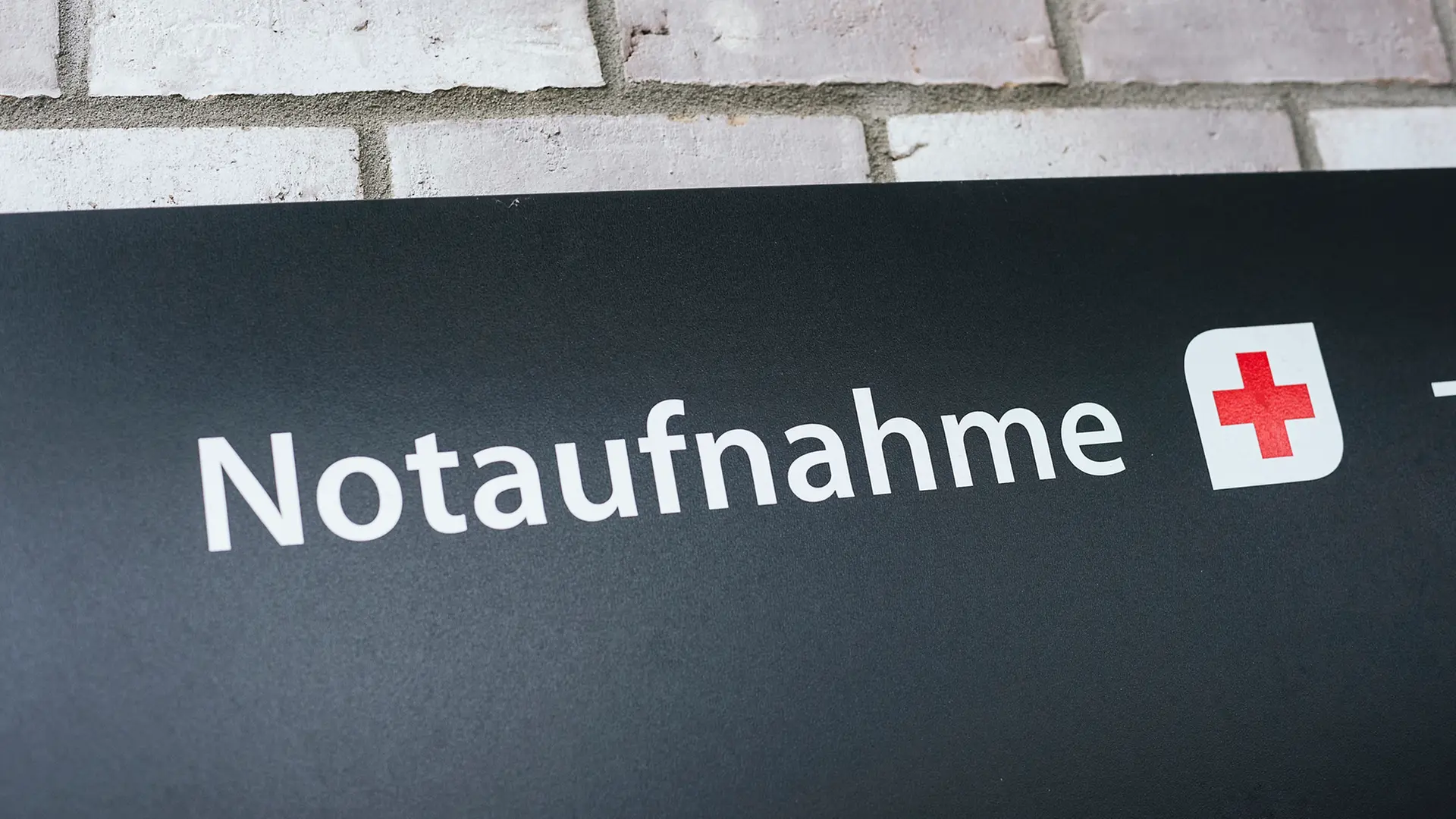 Bundestag passes emergency care reform - | what changes for patients