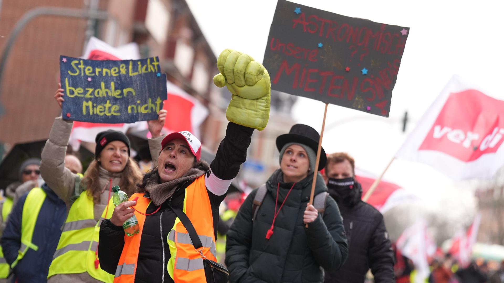 Hunderte Beschäftigte im Öffentlichen Dienst streiken in Hamburg