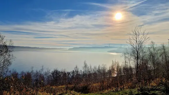 Der Lappwaldsee soll in einigen Jahren mit vielen Freizeitmöglichkeiten Urlauber in die Region locken. | NDR, Frank Gärtner Blick auf den Lappwaldsee in Helmstedt.