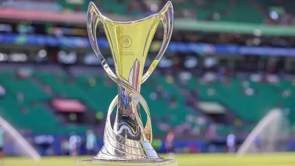 Der Frauenfußball-Champions-League-Pokal | Bildallianz / HMB Media | Hendrik Hamelau Der Frauenfußball-Champions-League-Pokal