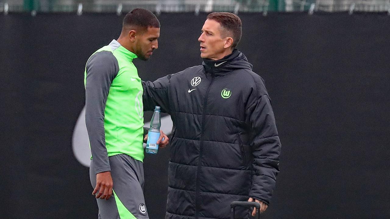 -in-die-k-pfe-kommen-bauers-mission-beim-vfl-wolfsburg-gestartet