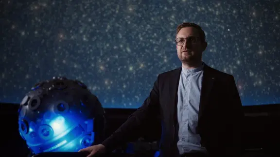 Tim Florian Horn von der Stiftung Planetarium Berlin.