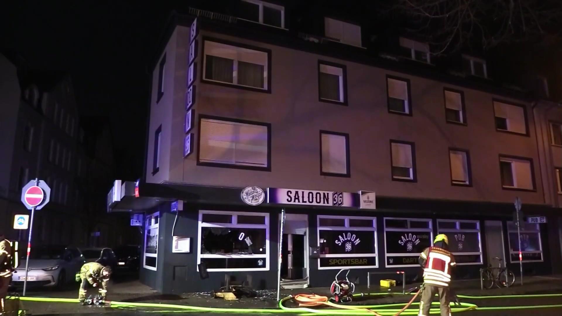 In Osnabrück löscht die Feuerwehr einen Brand in einer Gaststätte | Nord-West-Media TV