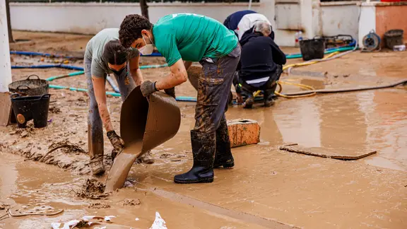 Résidents de la province espagnole de Valence lors du nettoyage après l'inondation. | Alliance photo Résidents de la province espagnole de Valence lors du nettoyage après l'inondation.