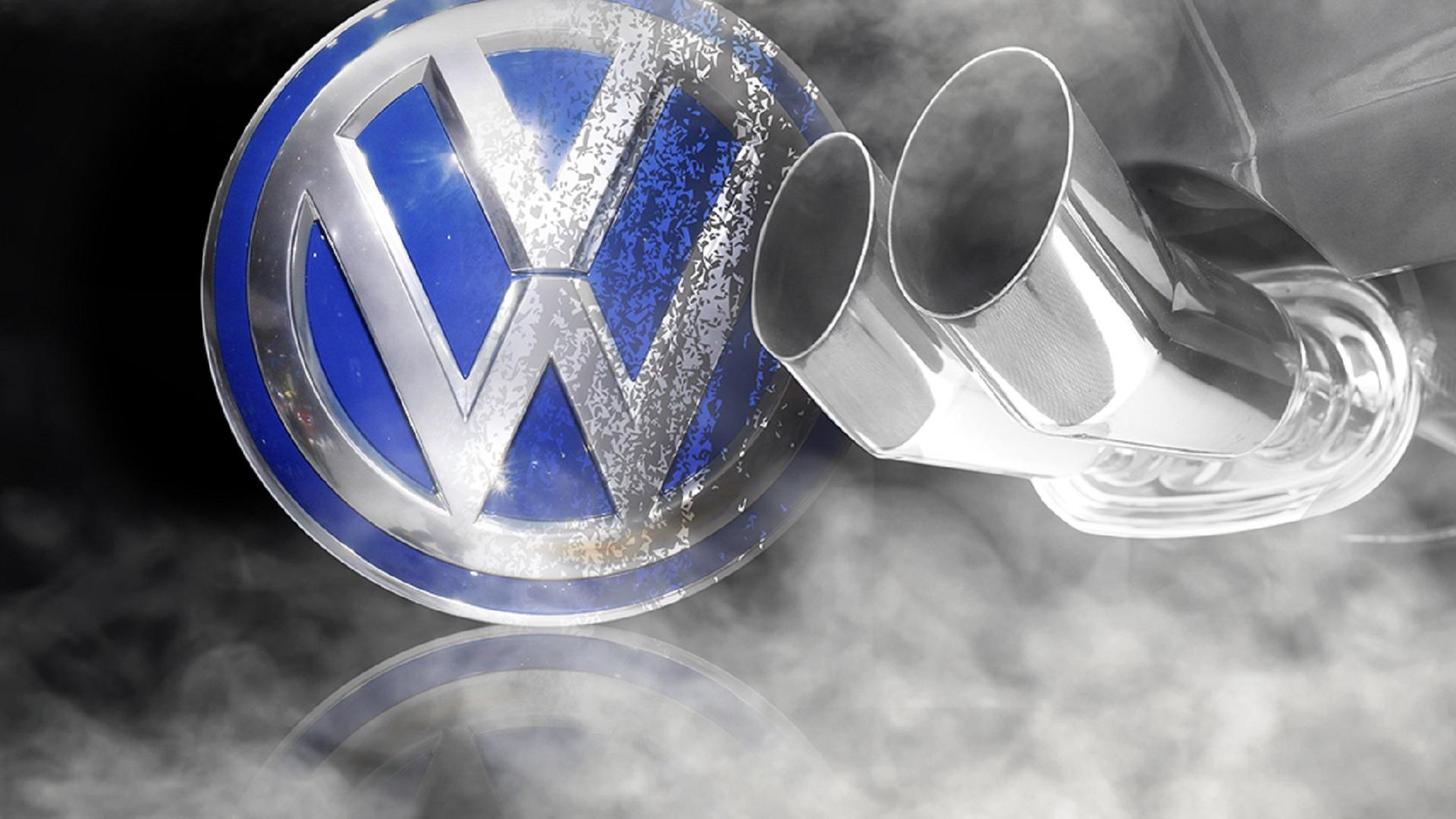 Das VW Logo, zur Hälfte beschmutzt, davor ein Auspuff (Montage) | imago, fotolia, Geisser, Mario Beauregard