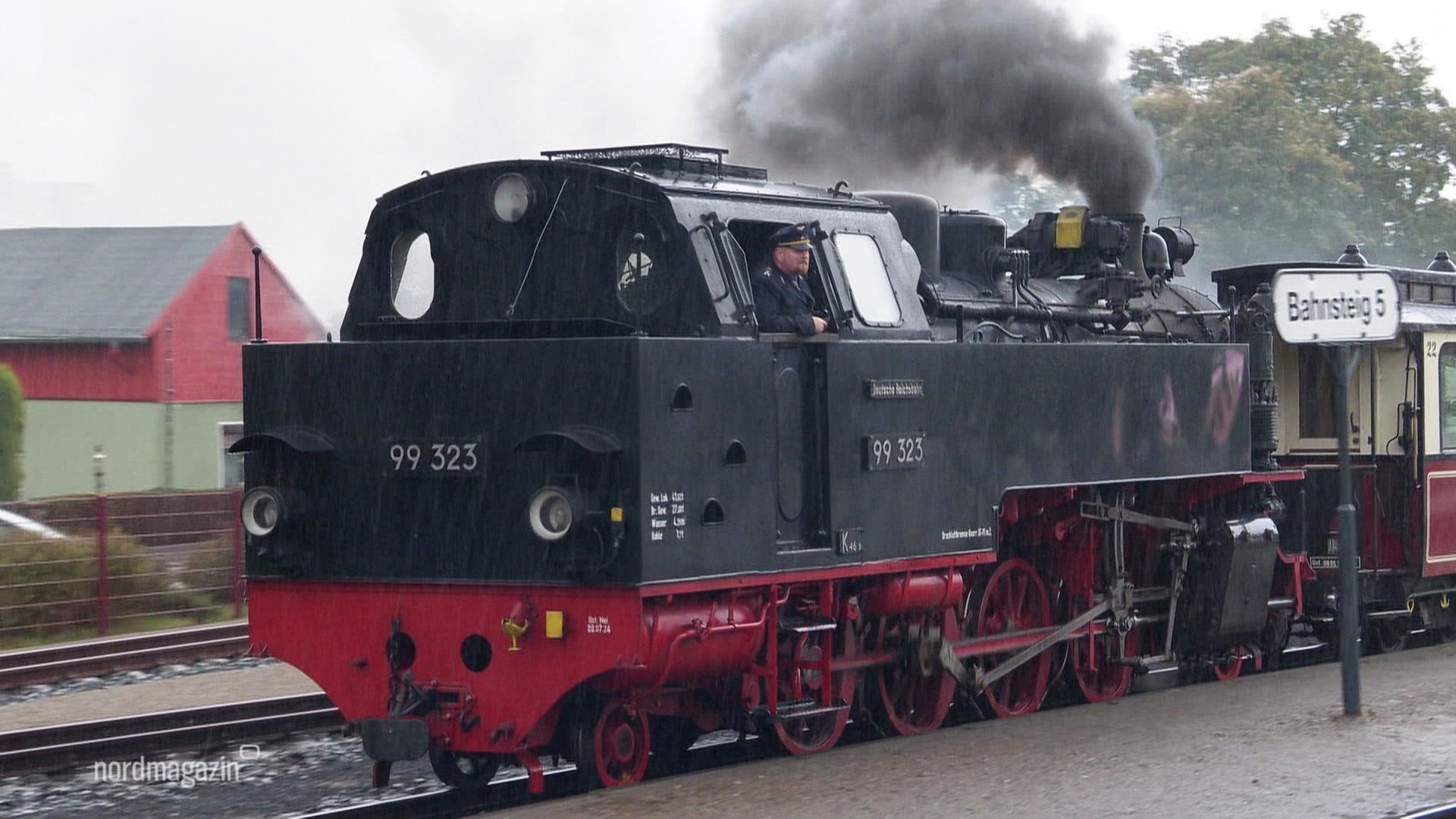 Schmalspurbahn Molli feiert Jubiläum mit Traditionszug