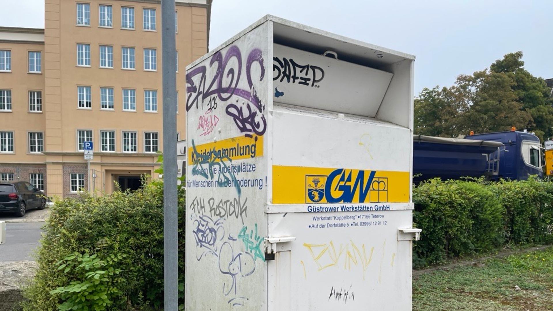 Zu viele Klamotten: Altkleidercontainer in Rostock fallen weg