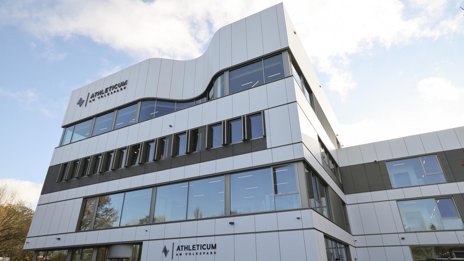 Die Klinik Athleticum am Hamburger Volkspark. | picture alliance/dpa, Christian Charisius