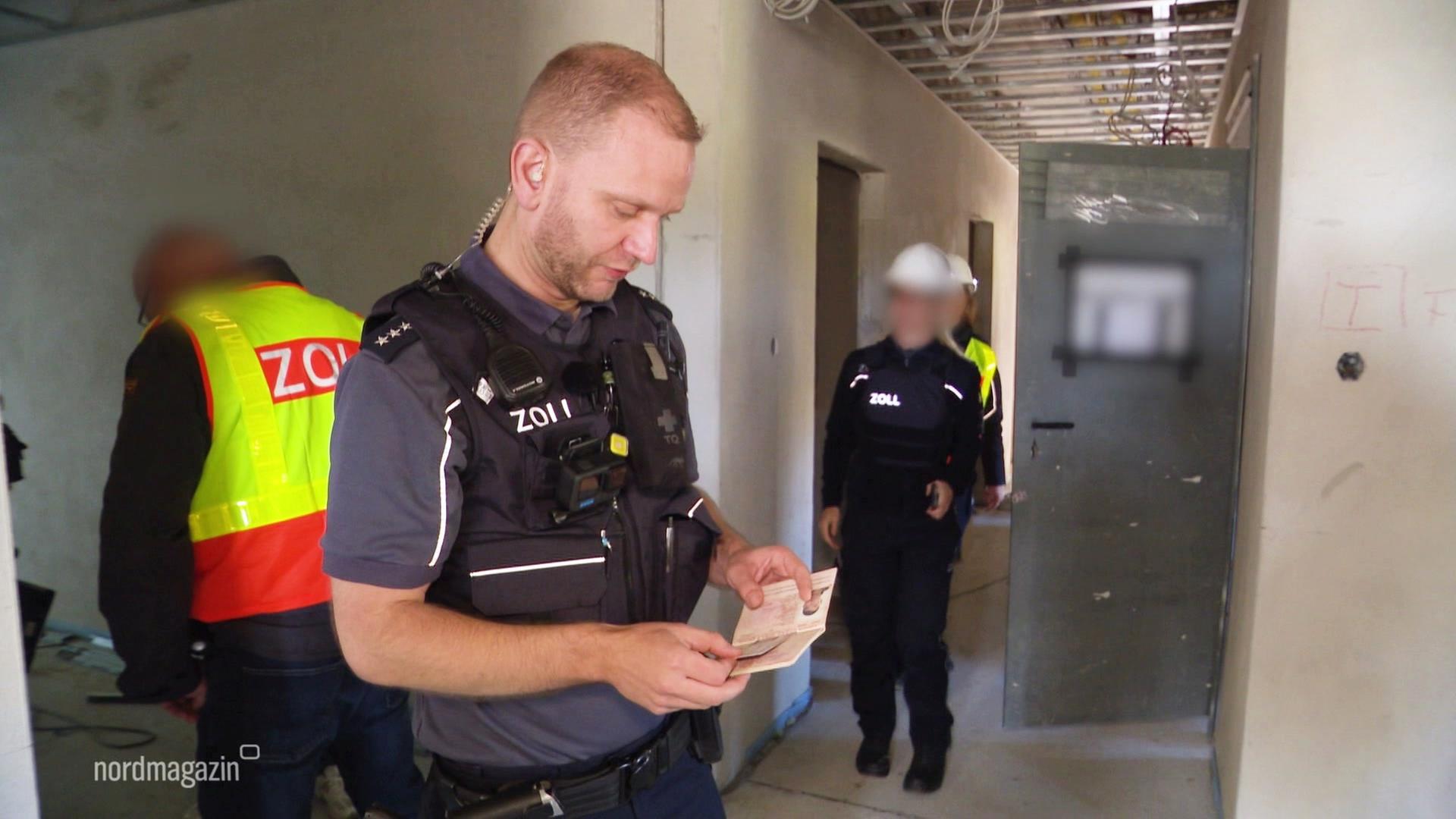 Schwarzarbeit? Zoll kontrolliert Baustellen in Stralsund