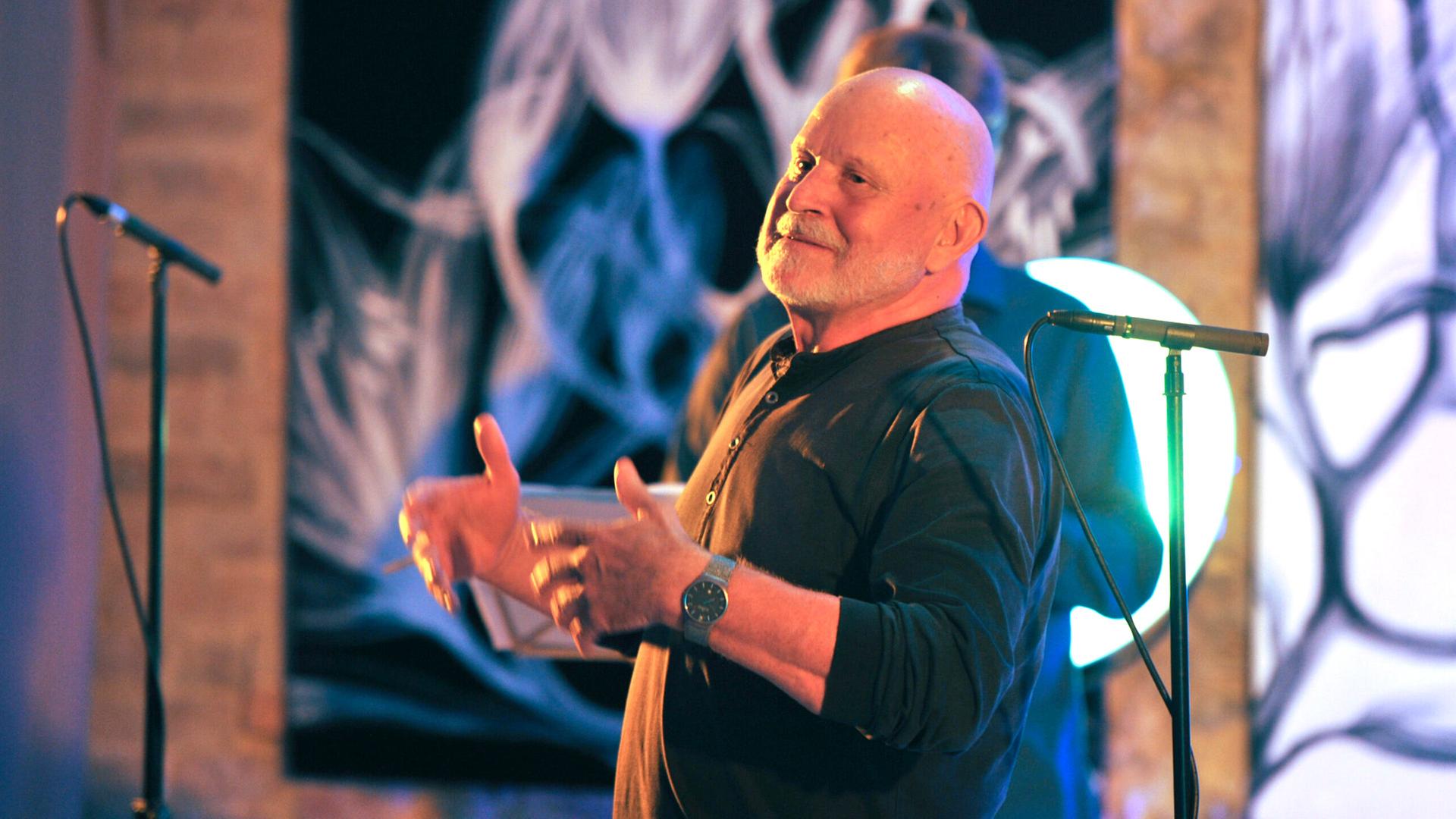 Der lettische Komponist Pēteris Vasks dirigiert | Aivars Liepiņš