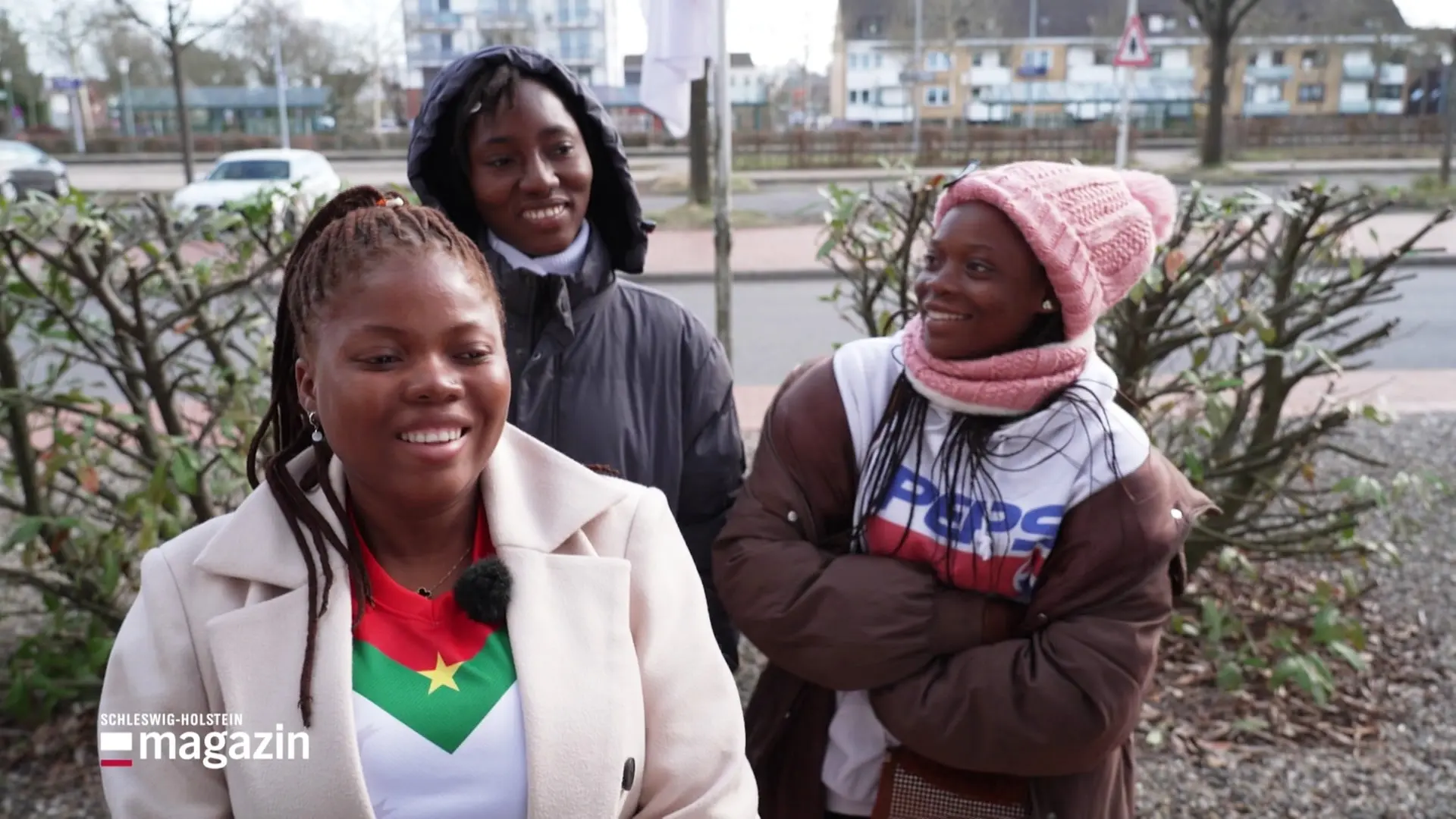 Drei Frauen aus Burkina Faso werden Altenpflegerinnen in SH