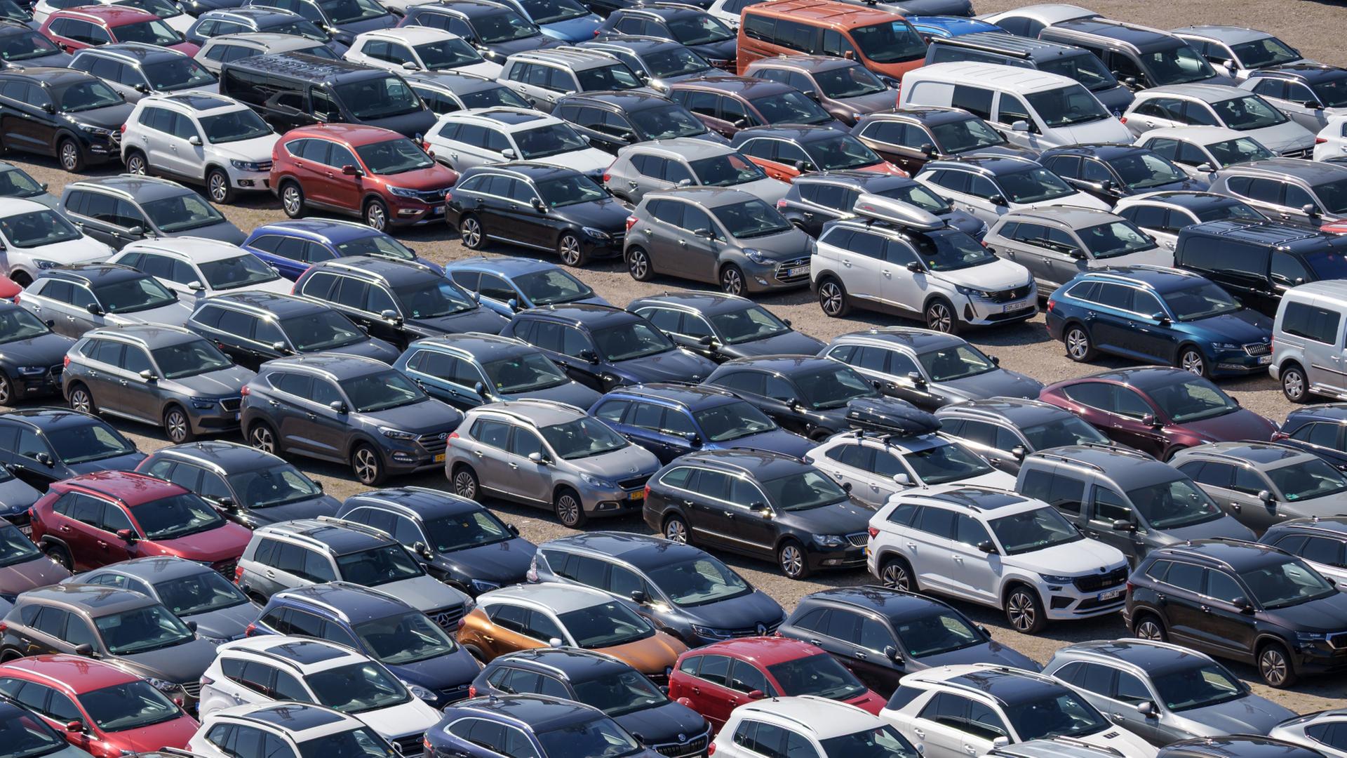 In Hamburg werden immer weniger Neufahrzeuge zugelassen In Hamburg werden immer weniger Neufahrzeuge zugelassen