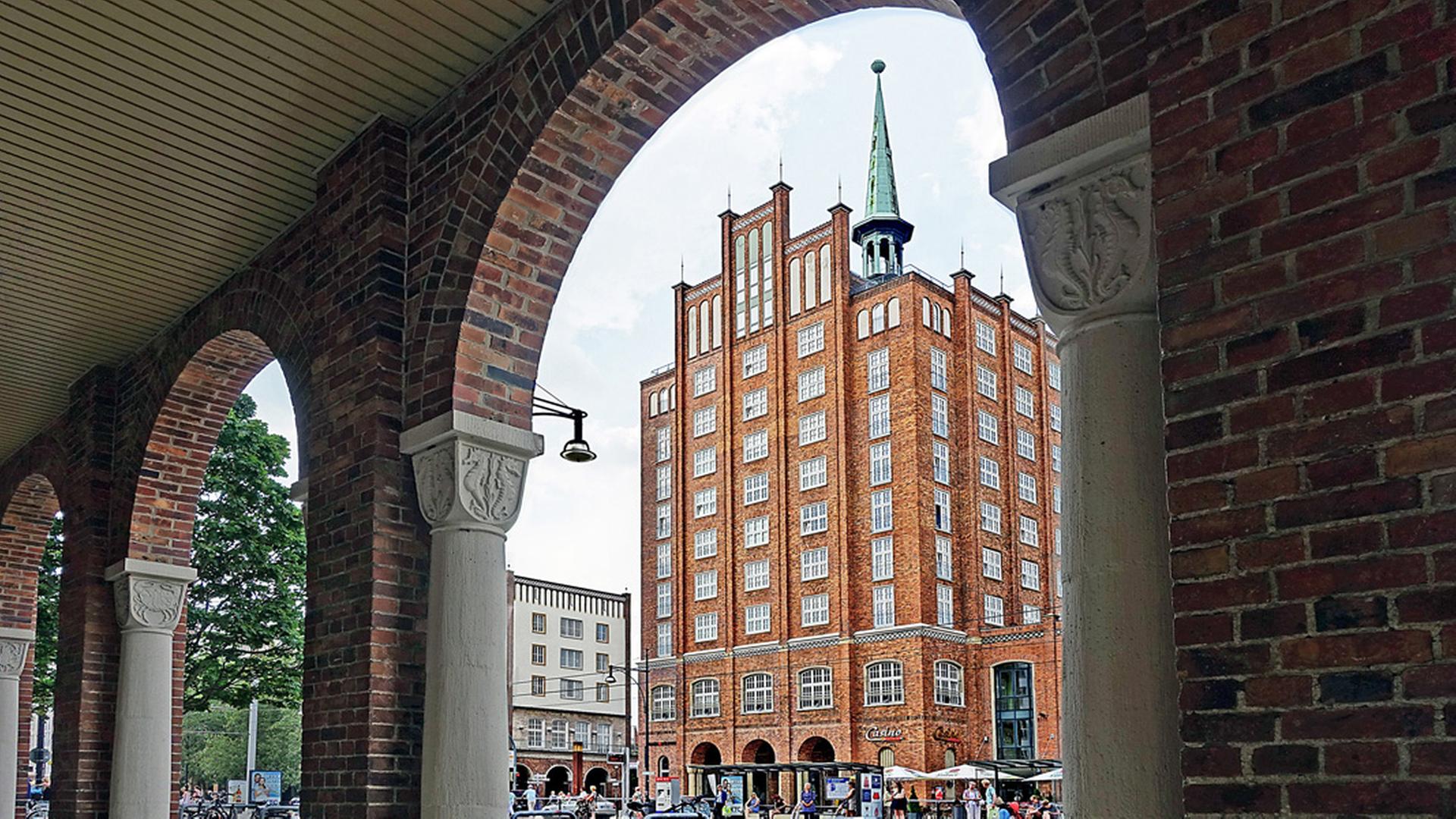 Einbruch bei Juwelier in Rostock: Polizei sucht Zeugen