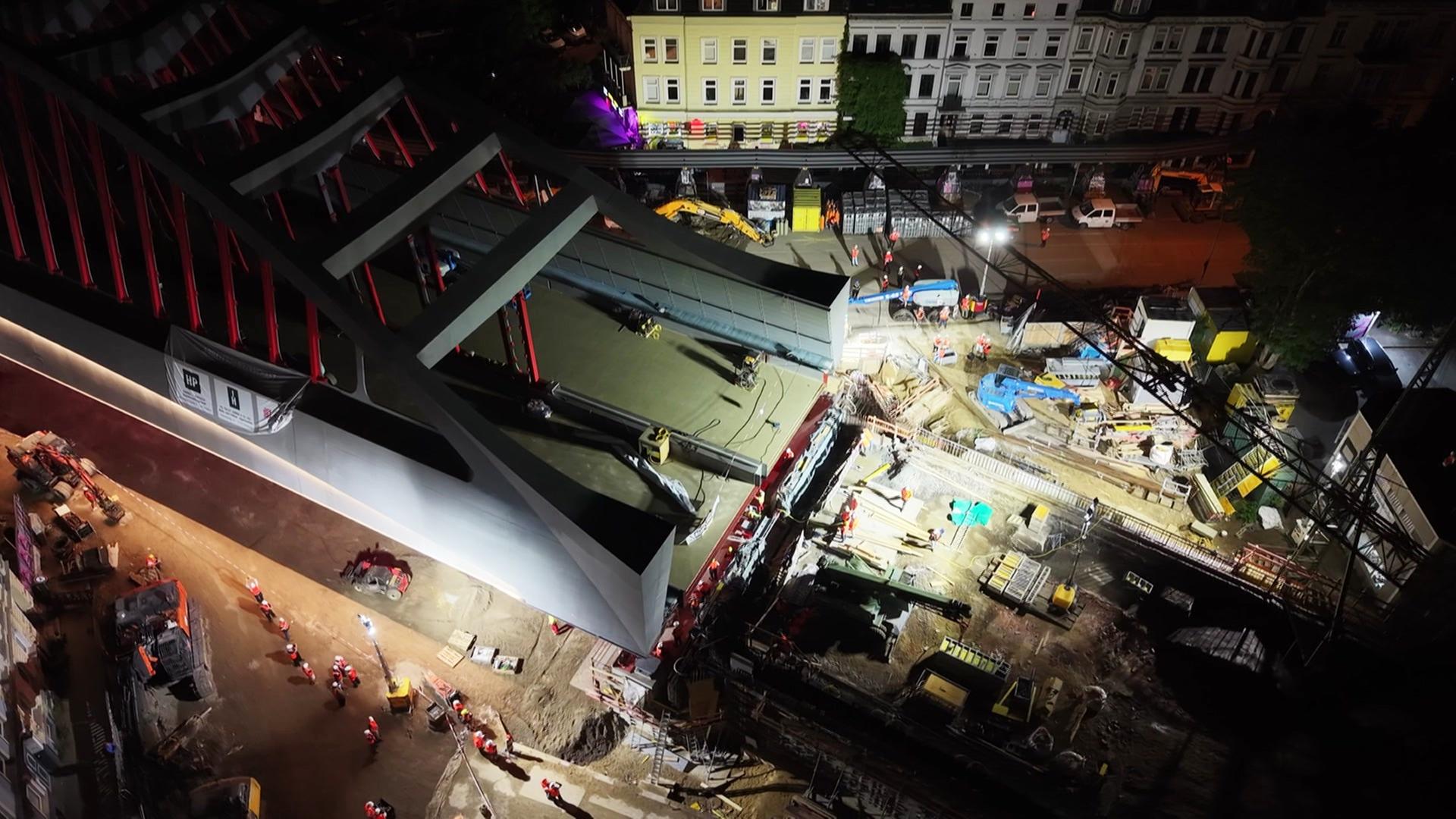 Neue Sternbrücke ist in Hamburg am Ziel angekommen