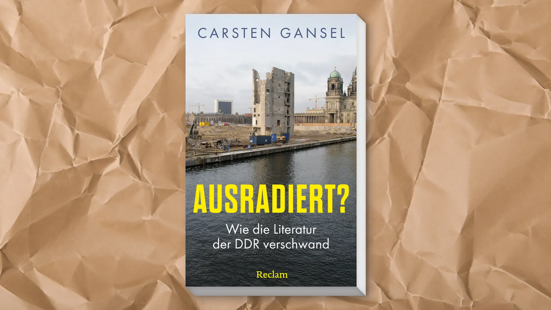 Als man Tonnen von Büchern auf Äckern unterpflügte: Über DDR-Literatur zur Zeit der Wende