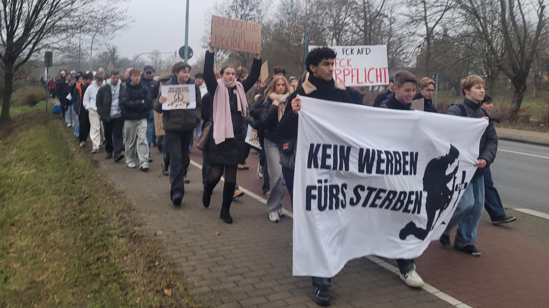Neubrandenburg: Schüler gegen Wehrpflicht-Pläne