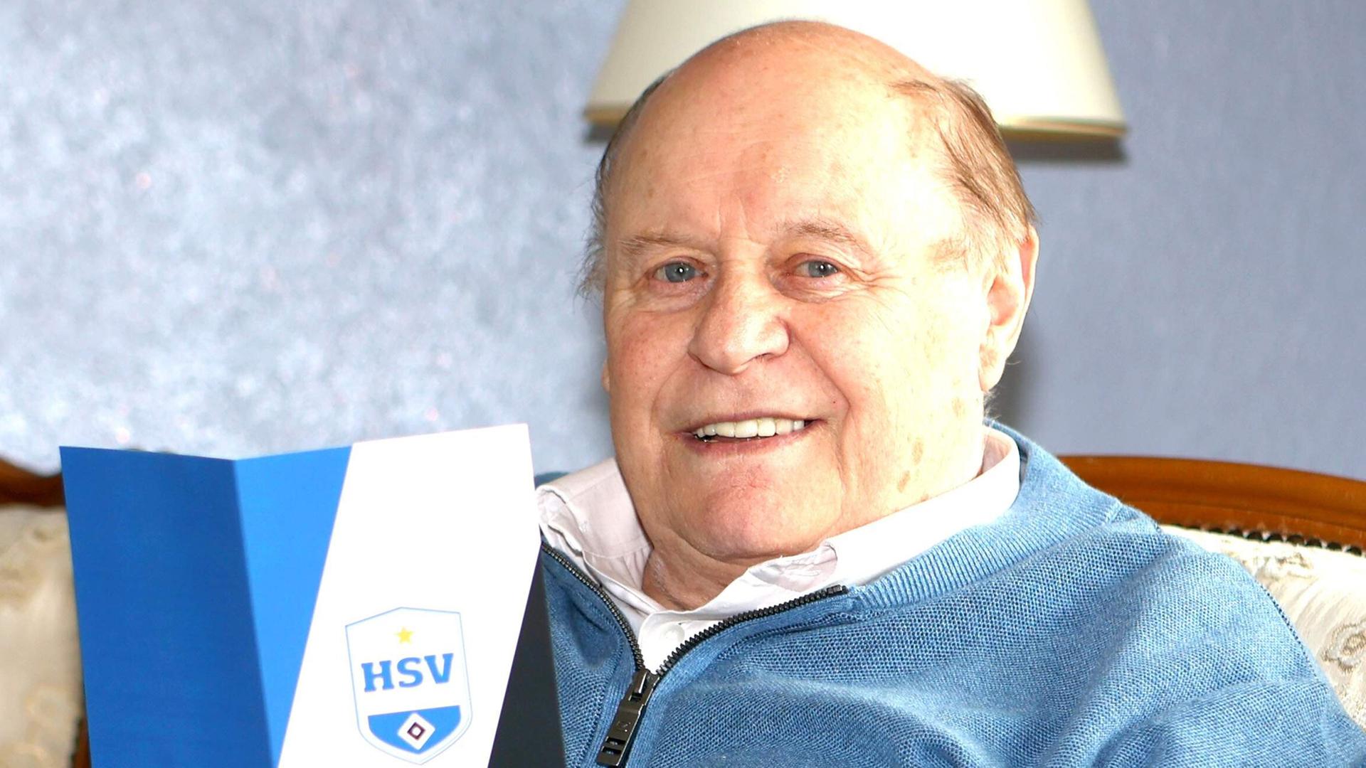 Schlaganfall: Sorge um HSV-Legende „Charly“ Dörfel