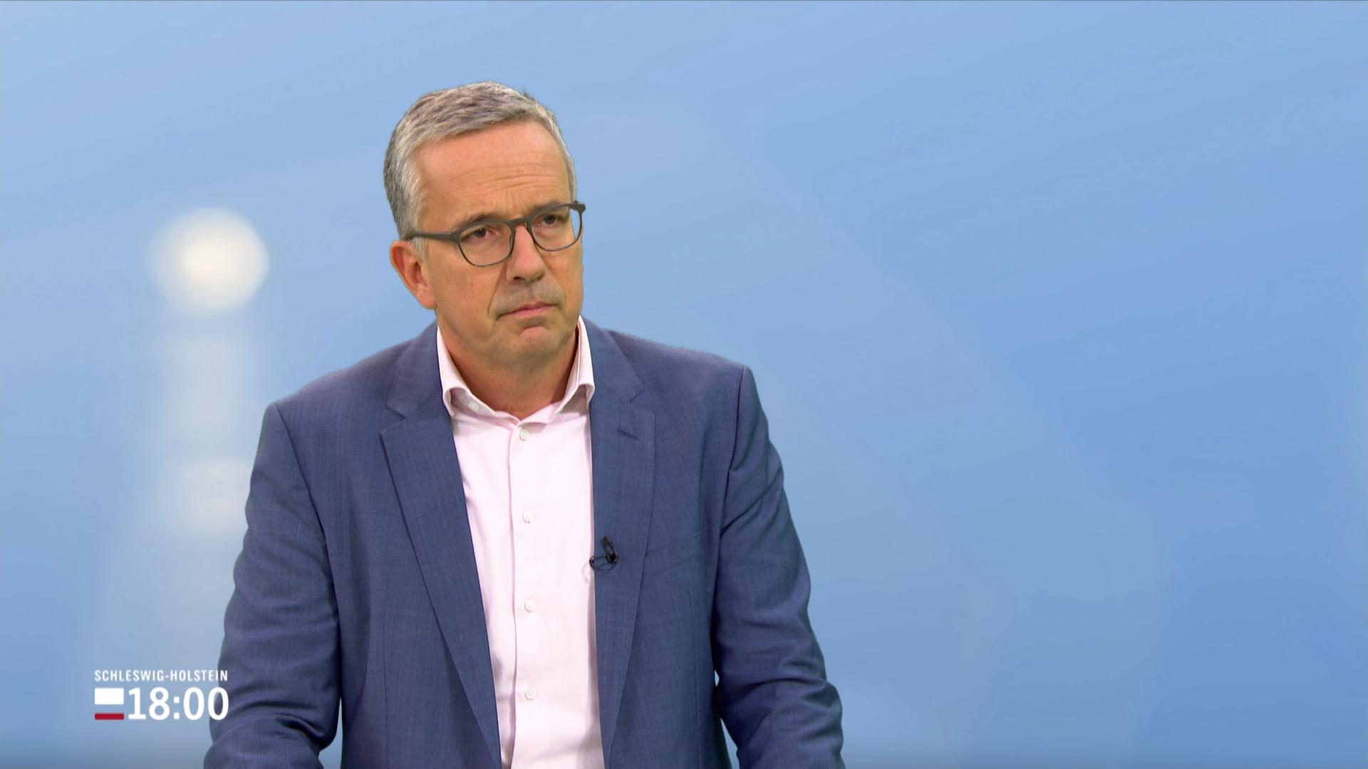 NDR Reporter Andreas Schmidt. | NDR