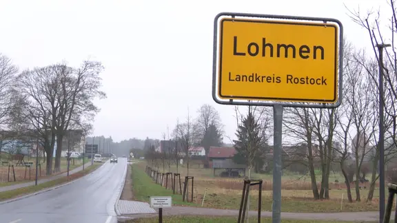 Das Ortsschild der Gemeinde Lohmen.