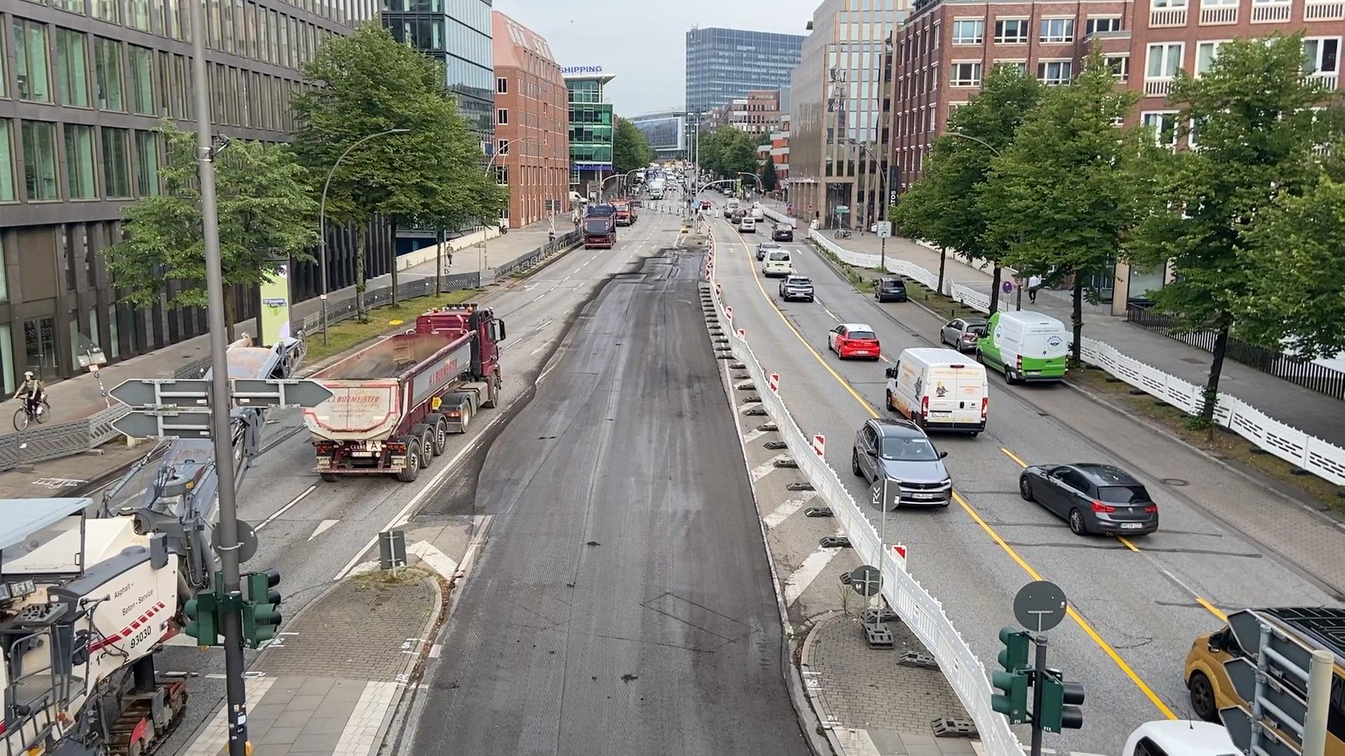 Willy-Brandt-Straße in Hamburg: Fahrbahnsanierung geht weiter
