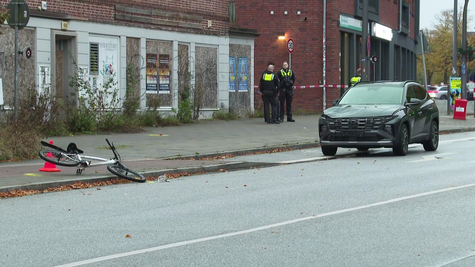 Radfahrer bei Kollision mit Auto in Hamburg-Langenhorn schwer verletzt