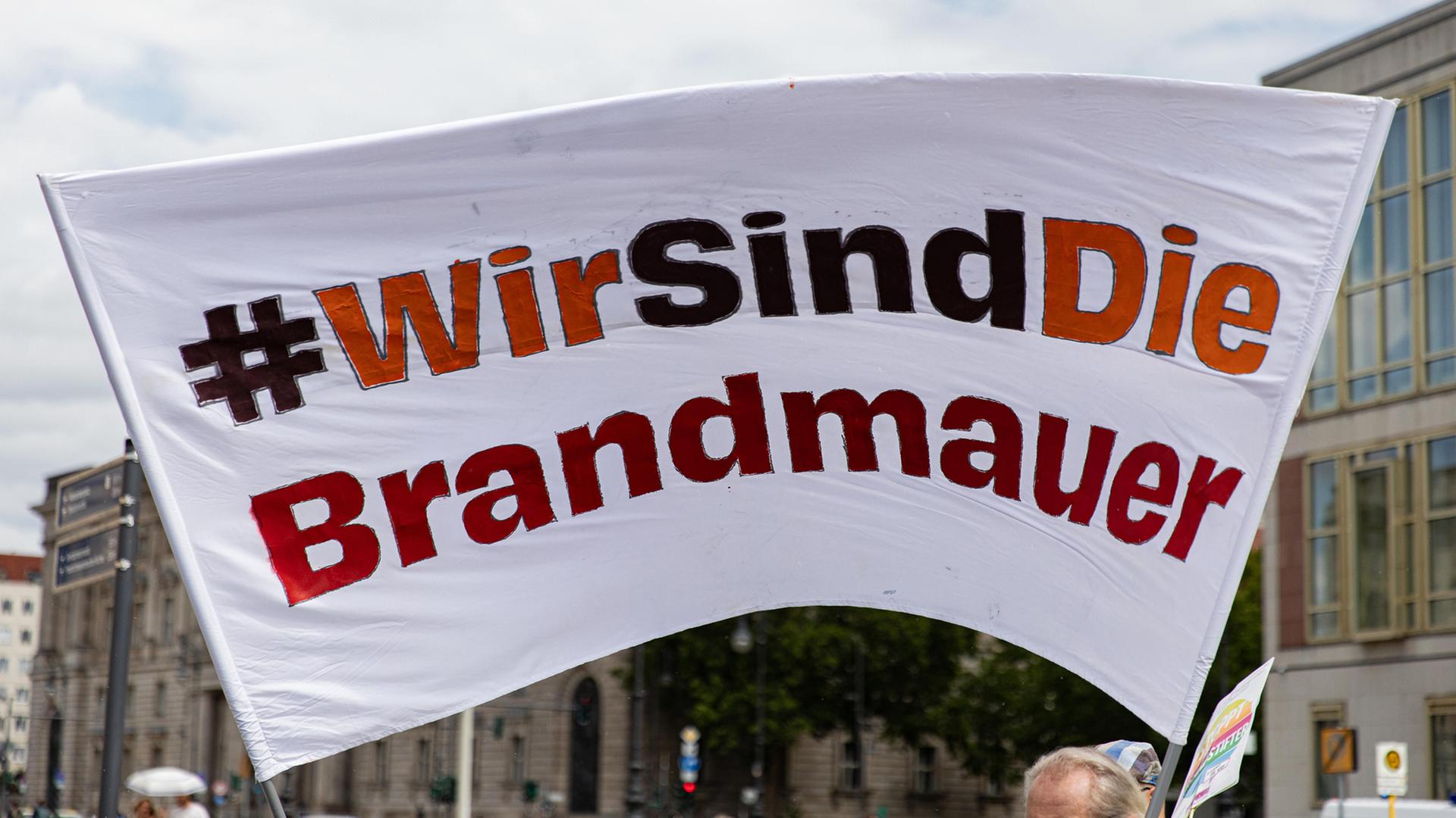 Heute "Mitreden!": Wie sinnvoll ist die Brandmauer zur AfD?