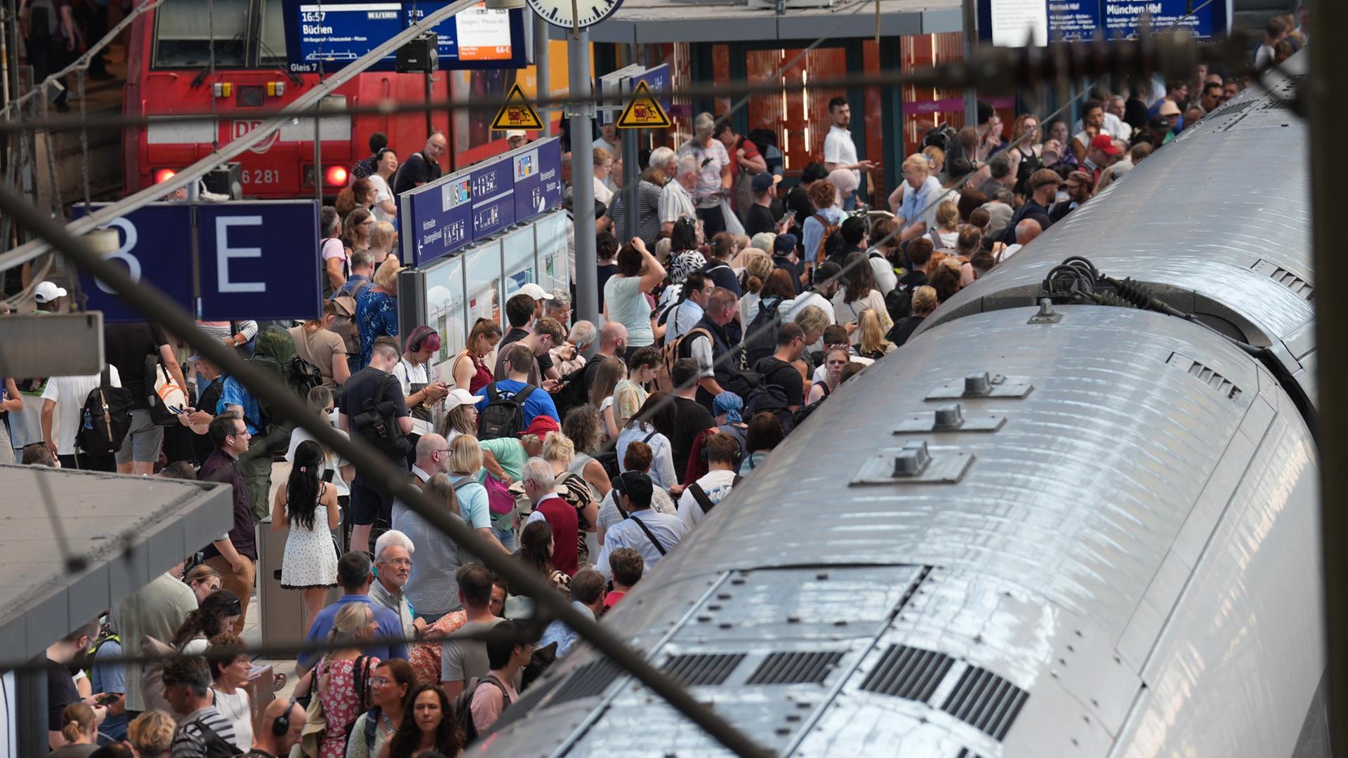 Überlasteter Hamburger Hauptbahnhof: Keine schnelle Lösung in Sicht